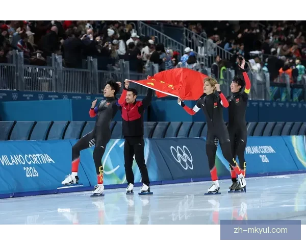 中国男速滑团体追逐创历史夺铜